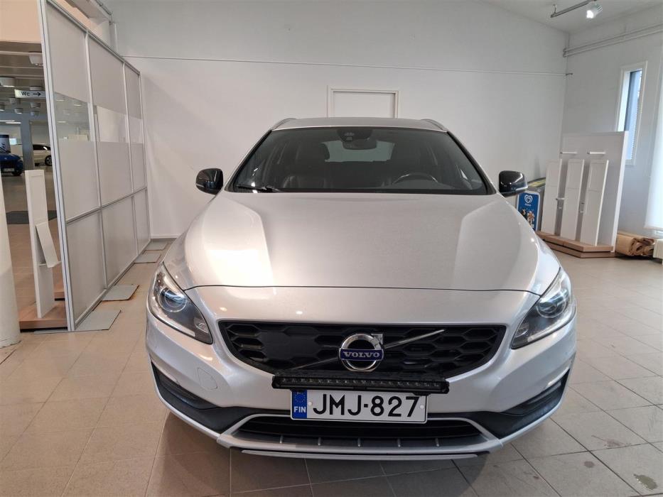 VOLVO V60 Cross Country 2017