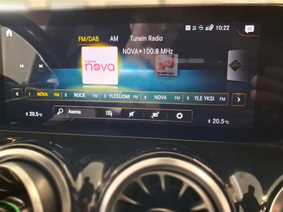 MERCEDES-BENZ GLB 2021