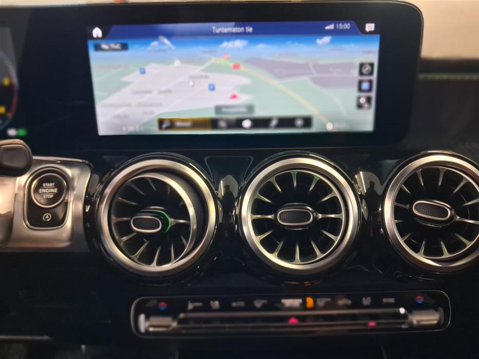 MERCEDES-BENZ GLB 2021