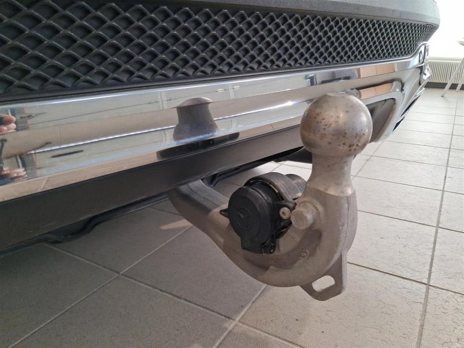 MERCEDES-BENZ GLB 2021