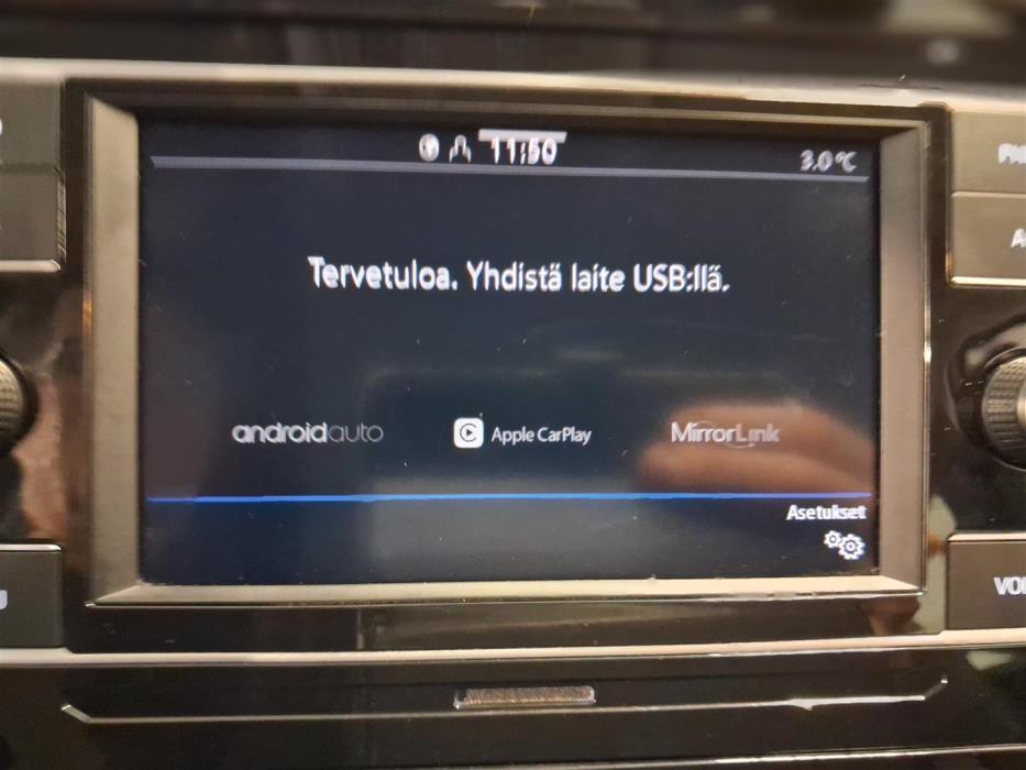 VOLKSWAGEN Passat 2023