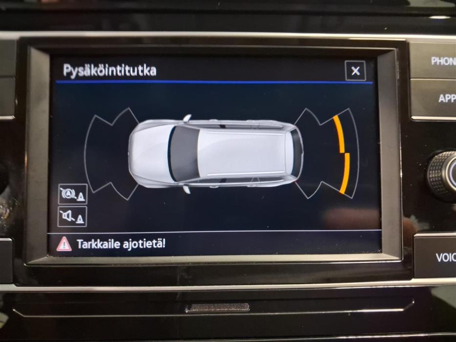 VOLKSWAGEN Passat 2023