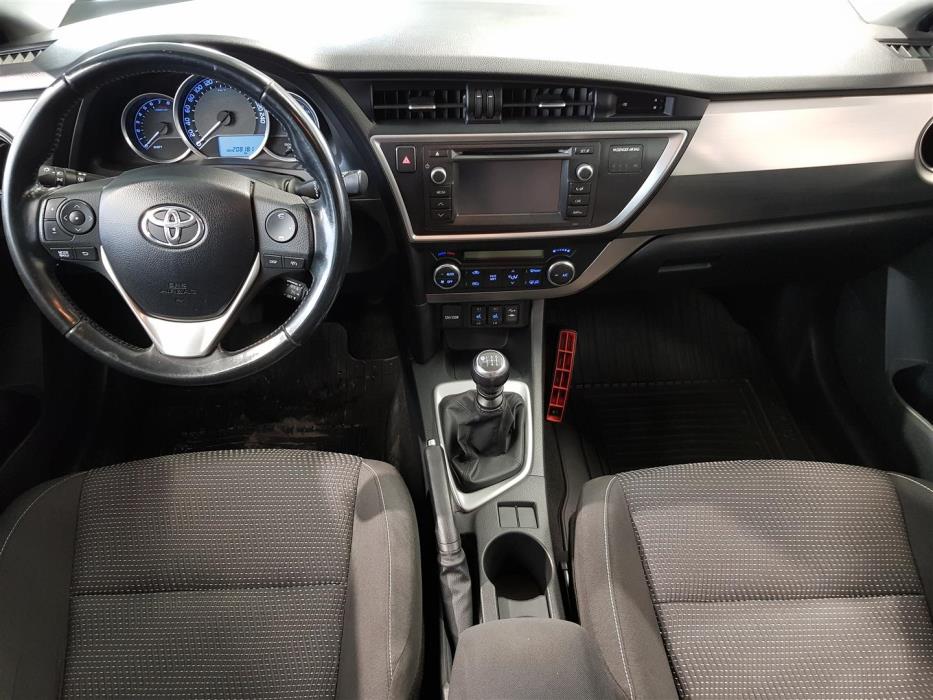 TOYOTA Auris 2014