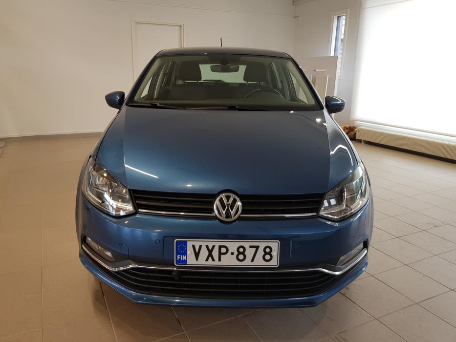 VOLKSWAGEN Polo 2015