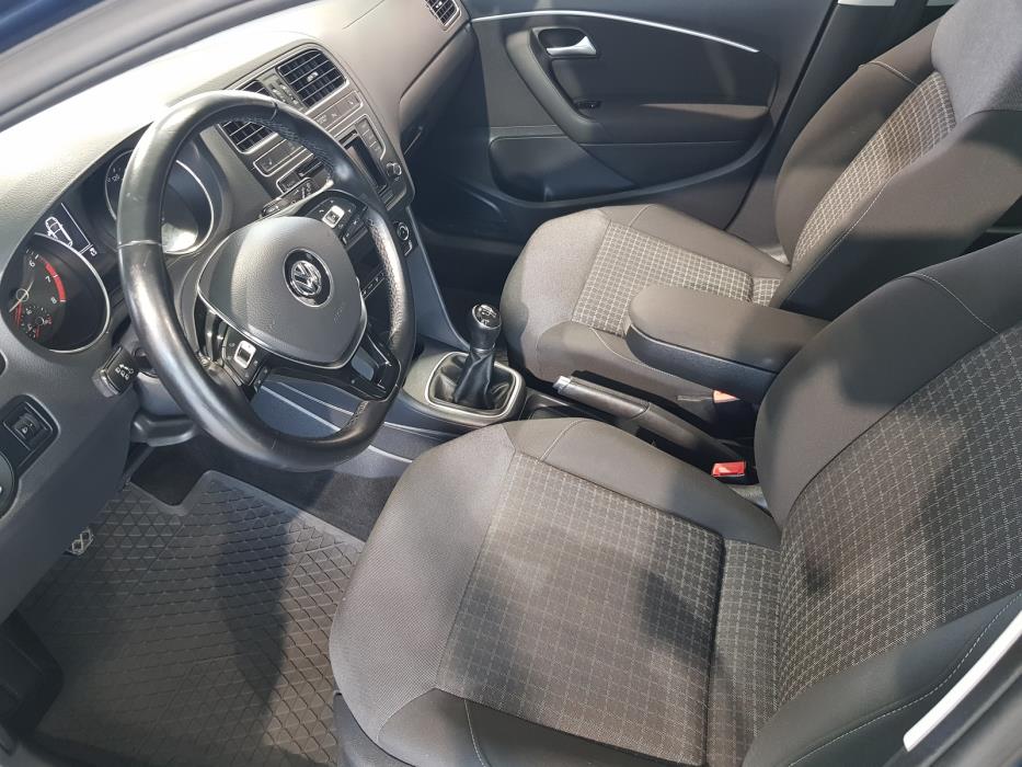 VOLKSWAGEN Polo 2015