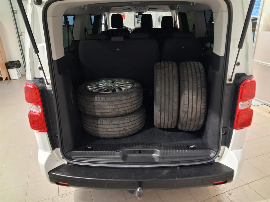 PEUGEOT Traveller 2022