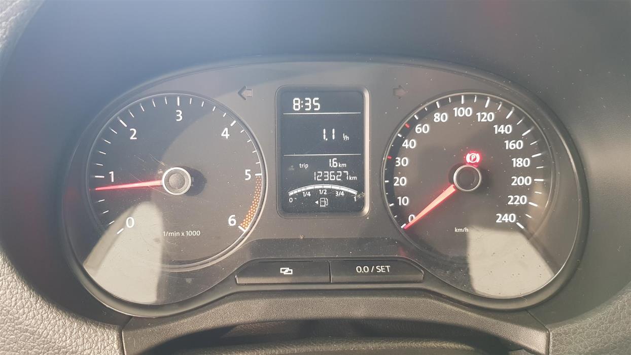 VOLKSWAGEN Amarok 2013