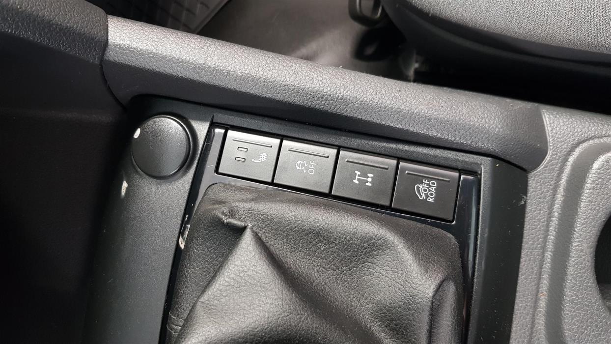 VOLKSWAGEN Amarok 2013