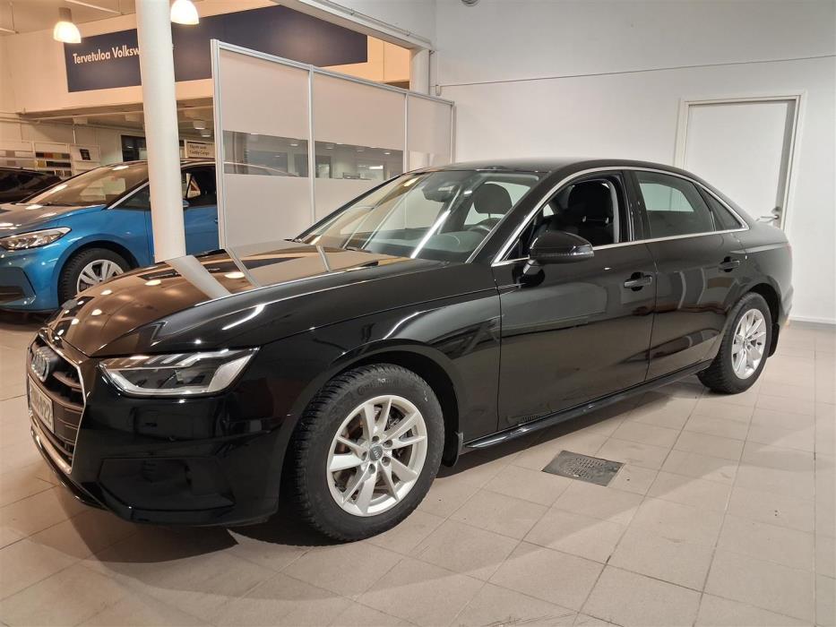 AUDI A4 2022