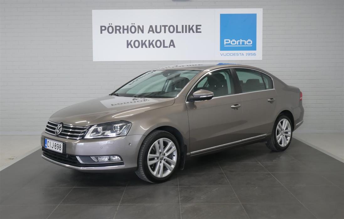 VOLKSWAGEN Passat 2012
