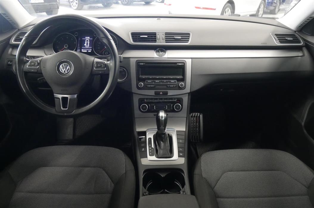 VOLKSWAGEN Passat 2012