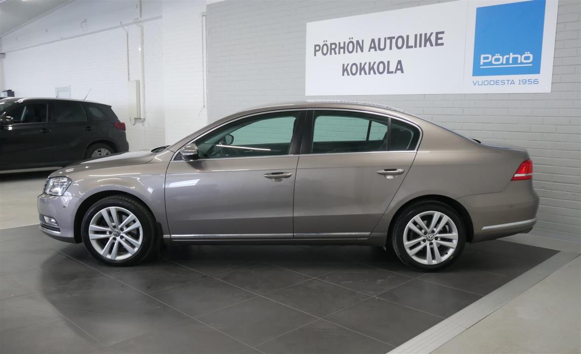 VOLKSWAGEN Passat 2012