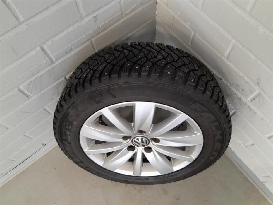 VOLKSWAGEN Passat 2012