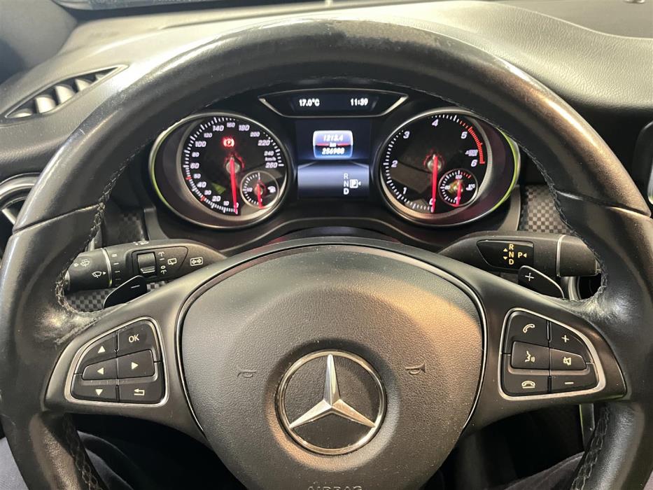 MERCEDES-BENZ A 2017