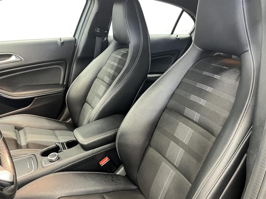 MERCEDES-BENZ A 2017