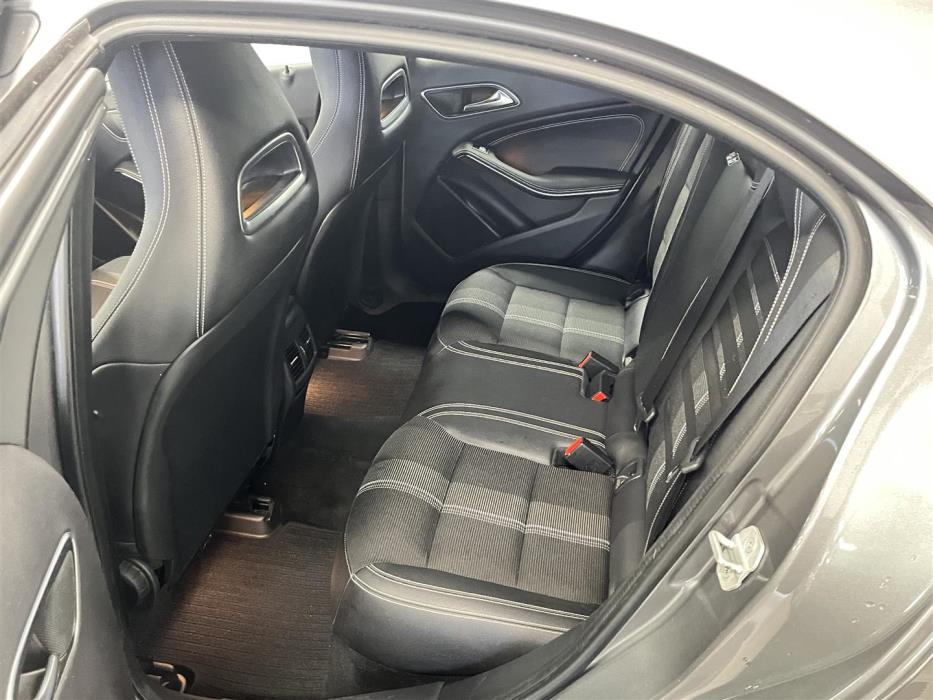 MERCEDES-BENZ A 2017