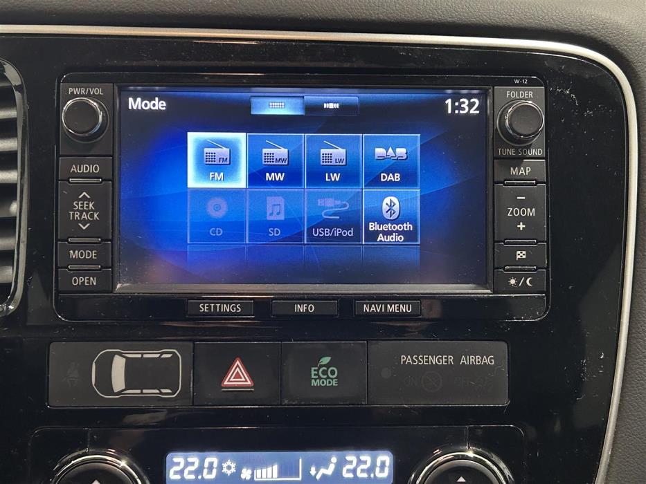 MITSUBISHI Outlander PHEV 2014