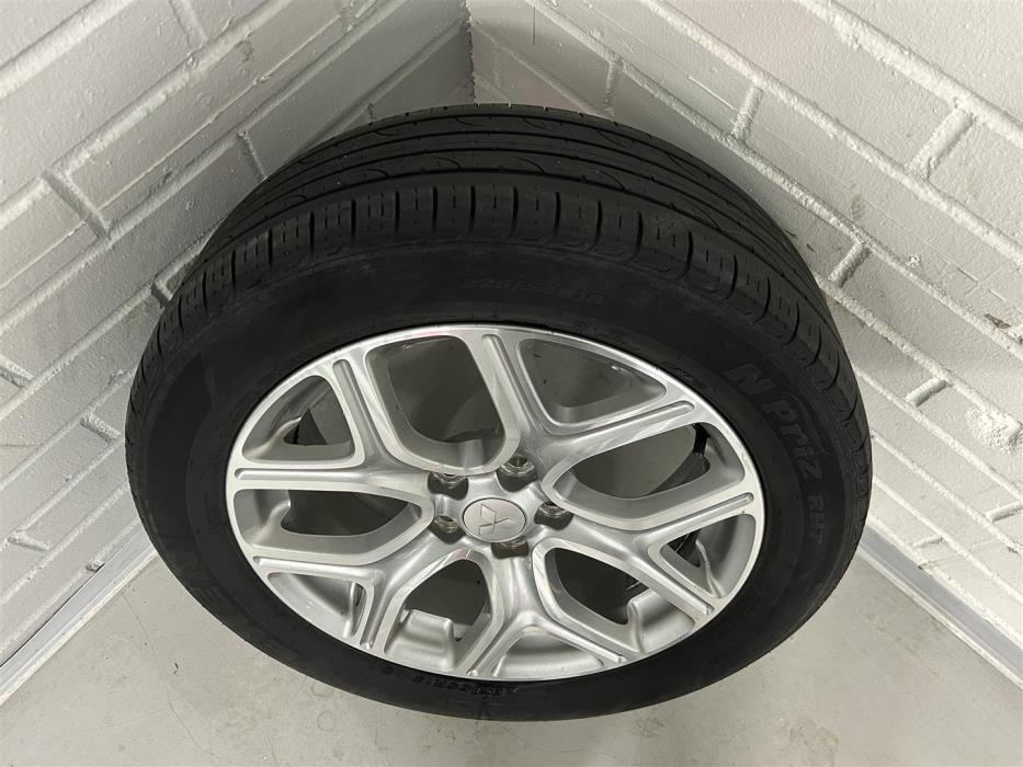 MITSUBISHI Outlander PHEV 2014