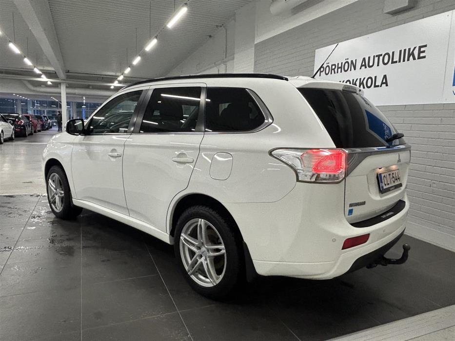 MITSUBISHI Outlander PHEV 2014