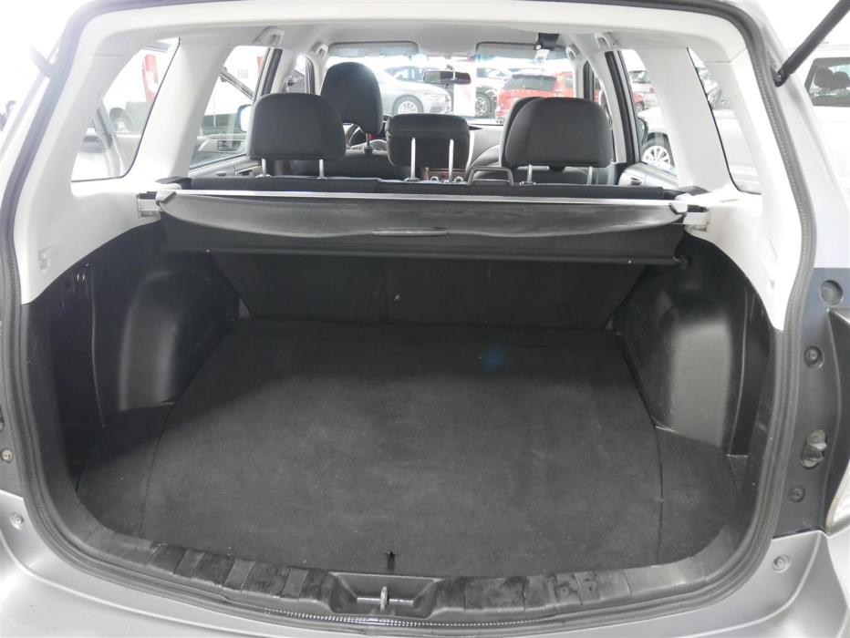 SUBARU Forester 2011