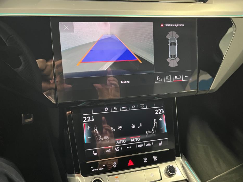 AUDI Q8 e-tron 2024