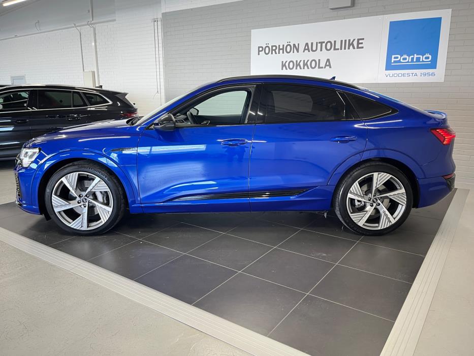 AUDI Q8 e-tron 2024