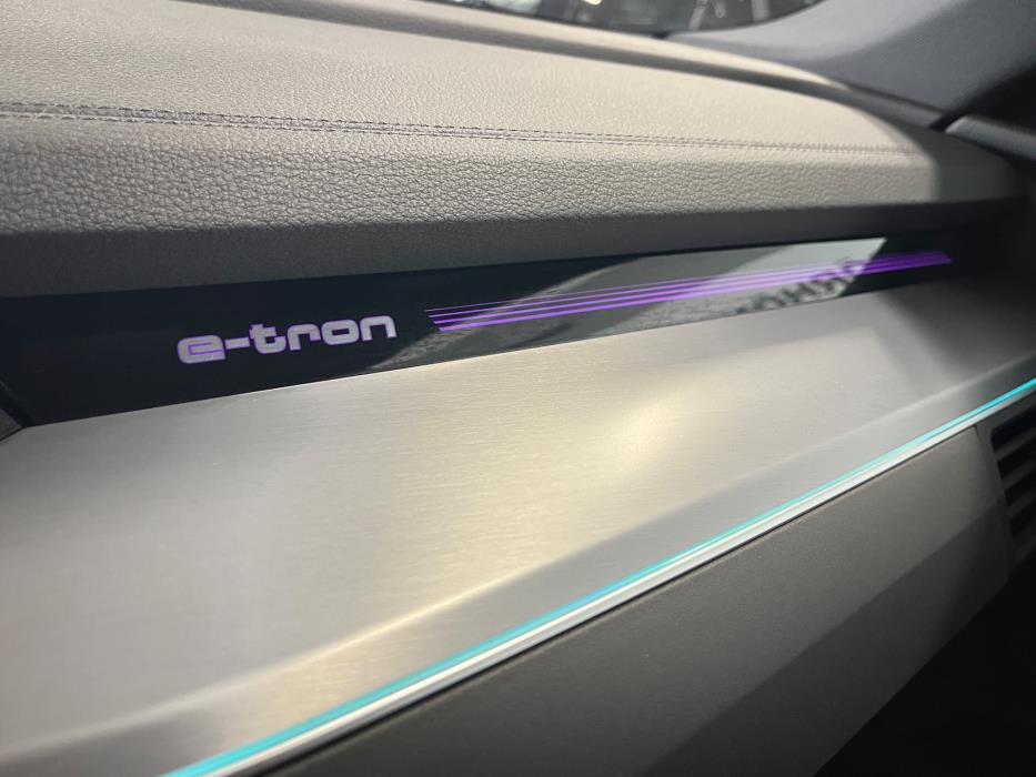 AUDI Q8 e-tron 2024