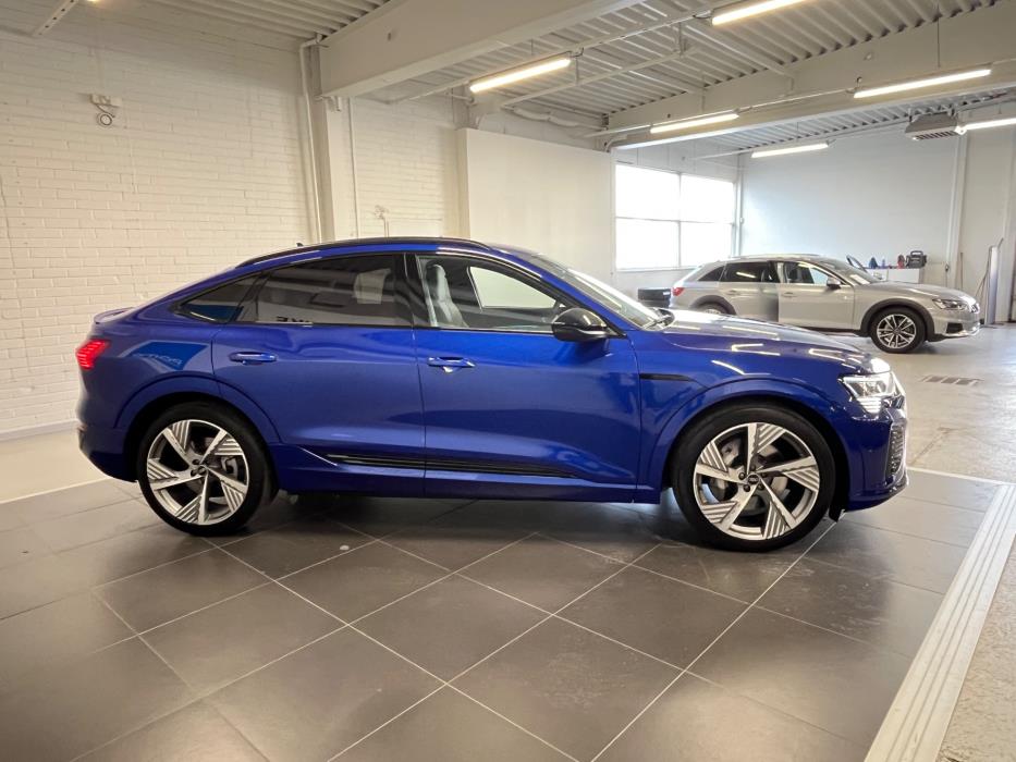 AUDI Q8 e-tron 2024
