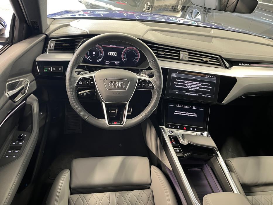 AUDI Q8 e-tron 2024