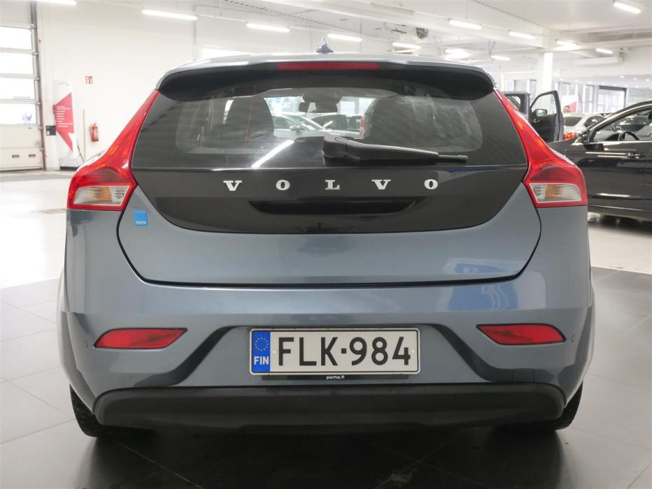 VOLVO V40 2014