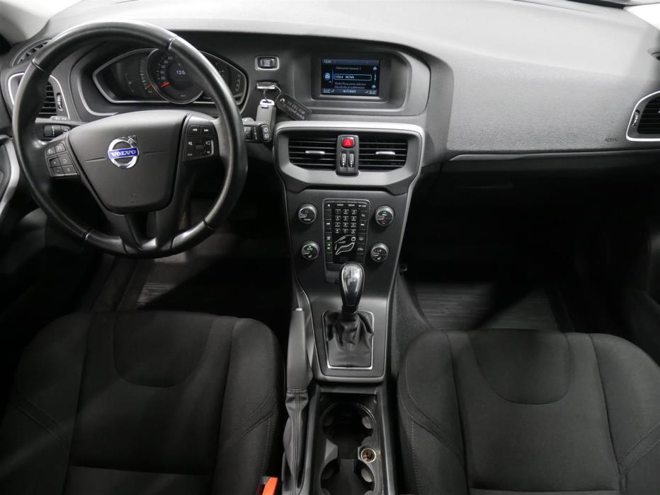 VOLVO V40 2014