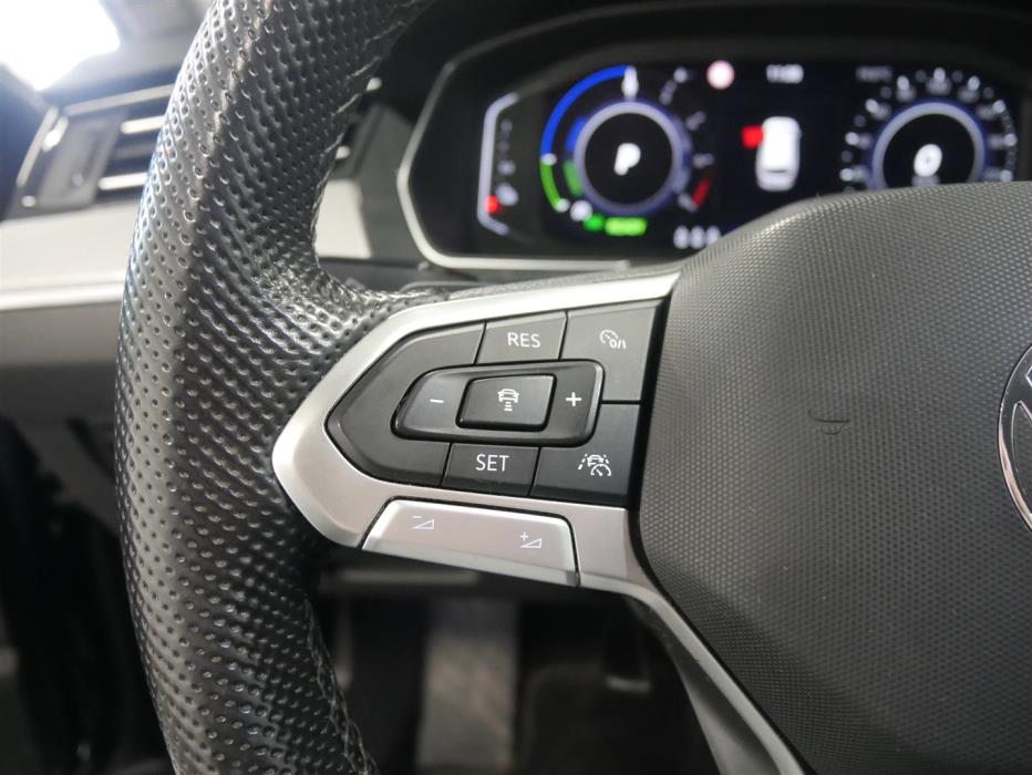 Volkswagen Passat 2022