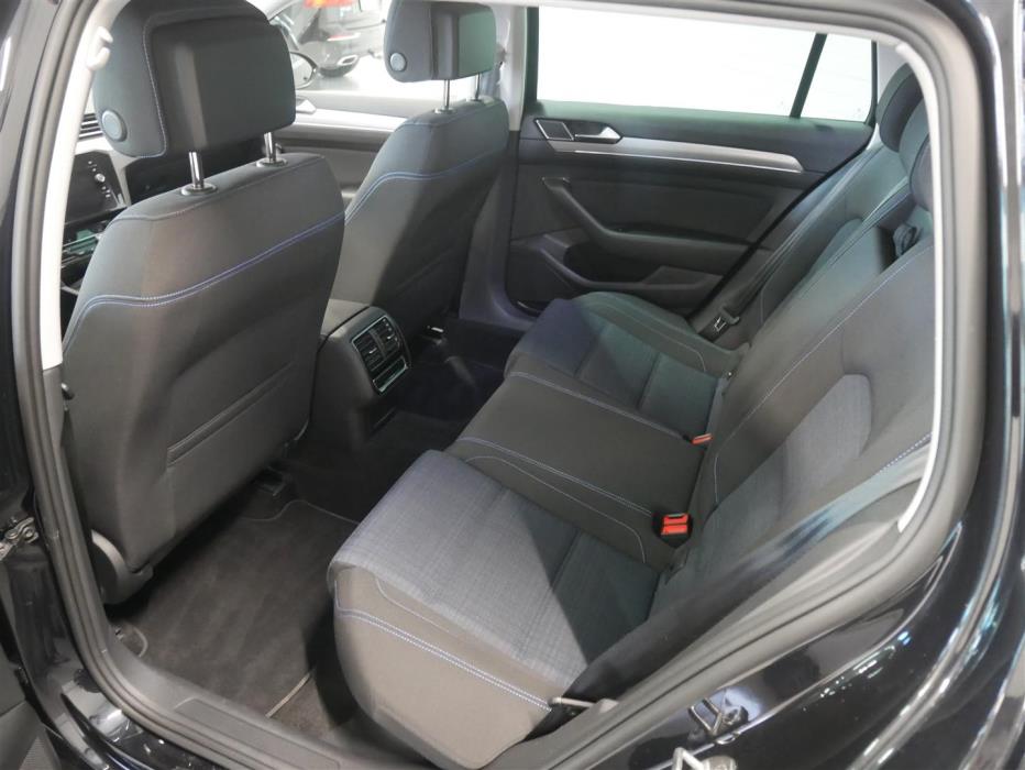 Volkswagen Passat 2022