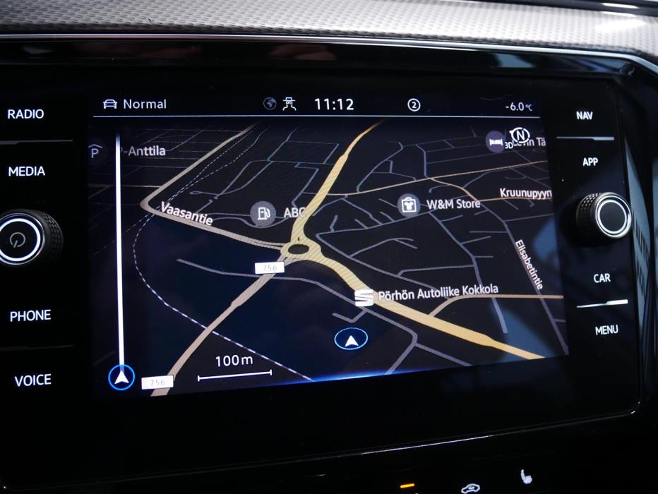 VOLKSWAGEN Passat 2023