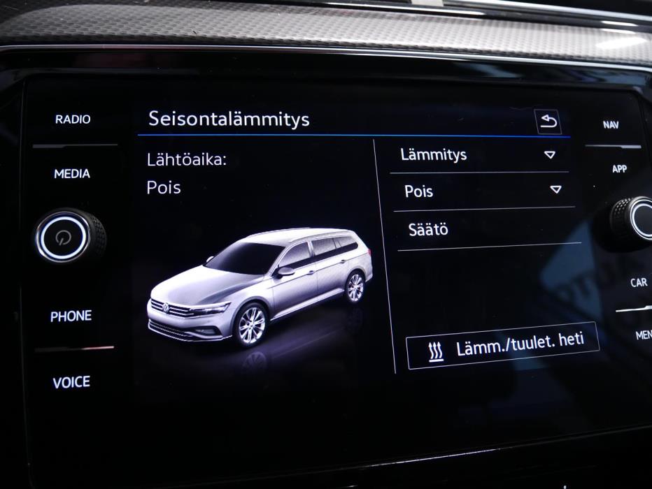 VOLKSWAGEN Passat 2023