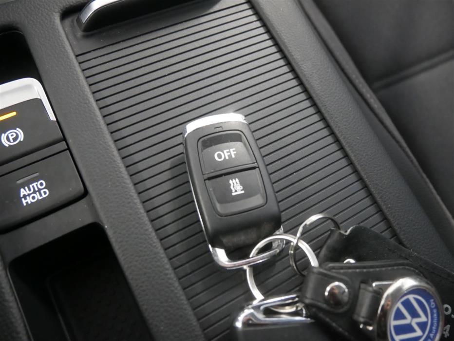 VOLKSWAGEN Passat 2023