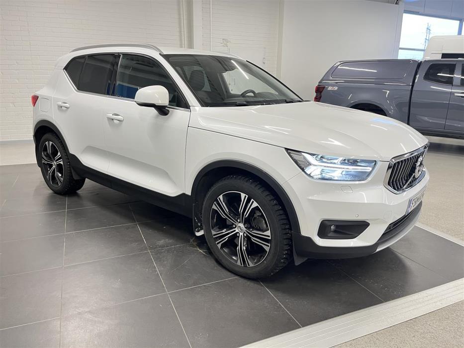 VOLVO XC40 2020
