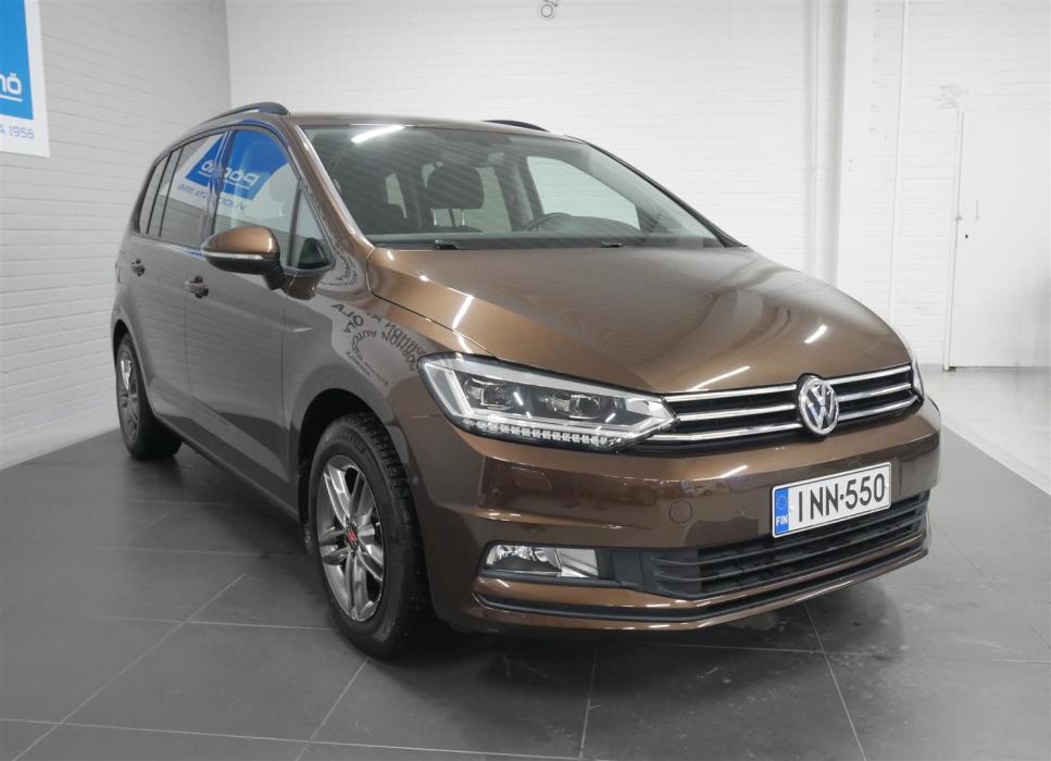 VOLKSWAGEN Touran 2016