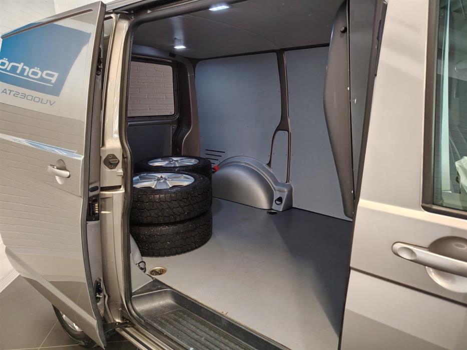 VOLKSWAGEN Transporter 2022