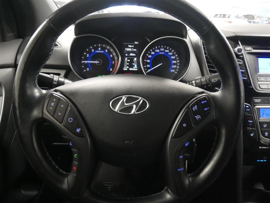 HYUNDAI i30 5d 2016