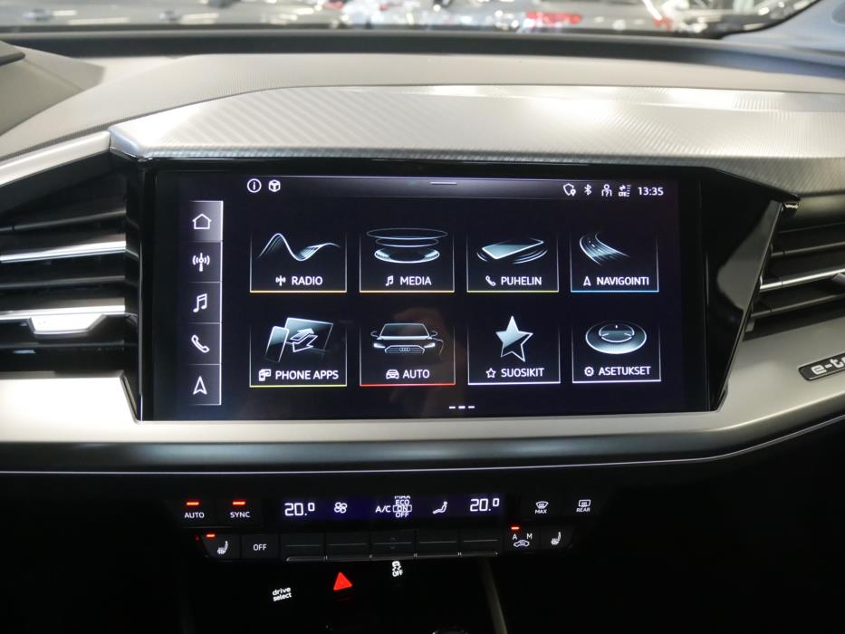 AUDI Q4 e-tron 2024