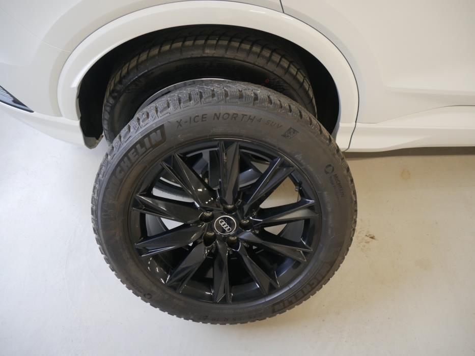 AUDI Q4 e-tron 2024