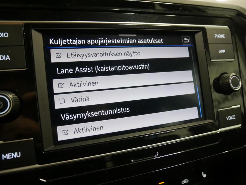 VOLKSWAGEN Passat 2024