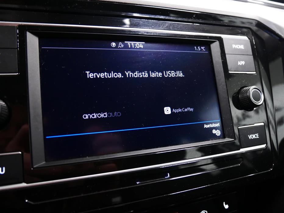 VOLKSWAGEN Passat 2024