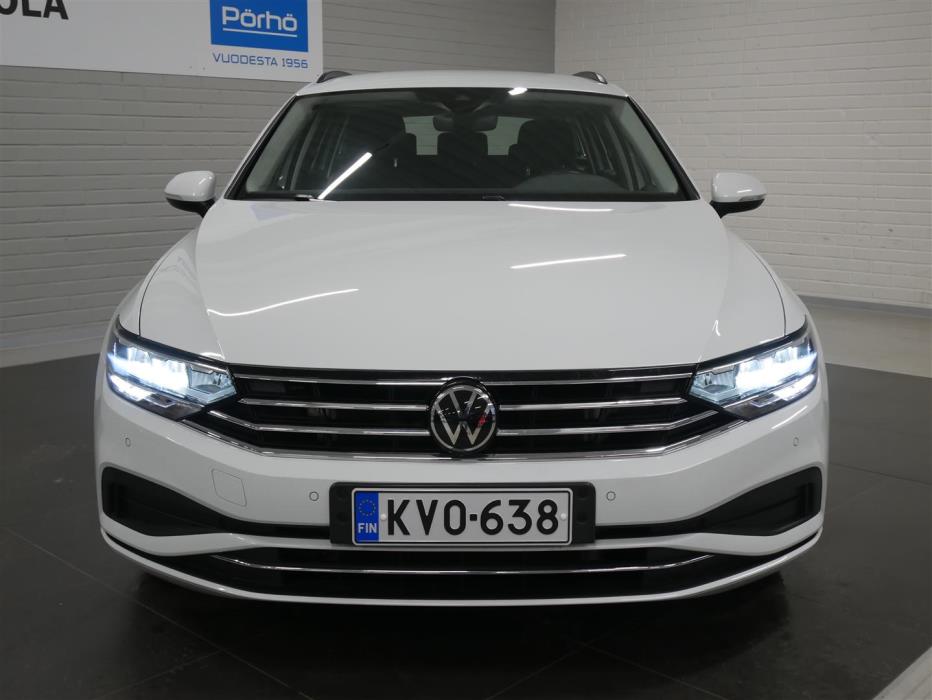 VOLKSWAGEN Passat 2024