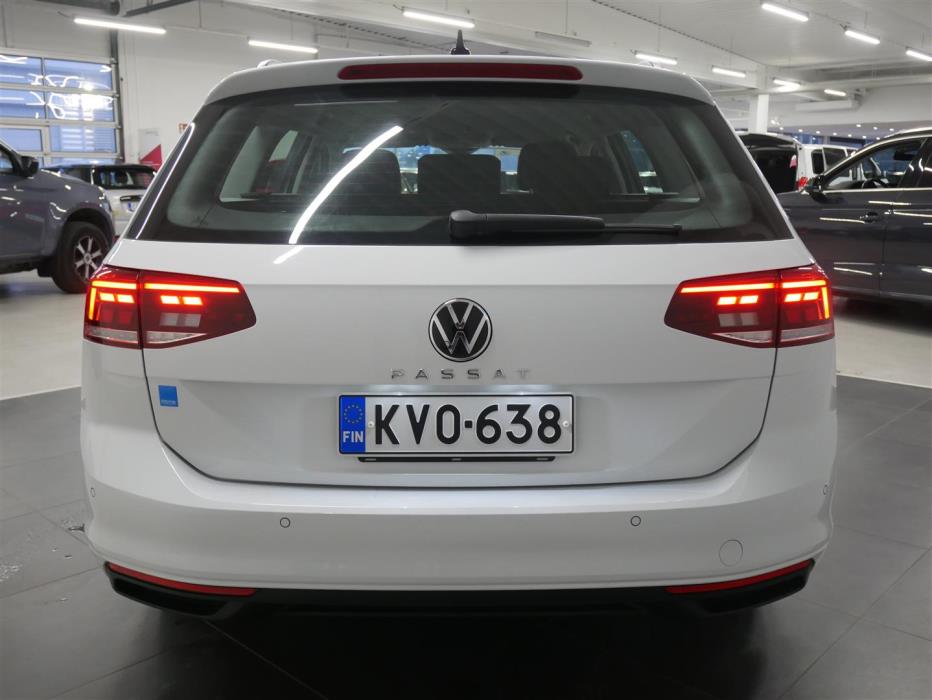 VOLKSWAGEN Passat 2024