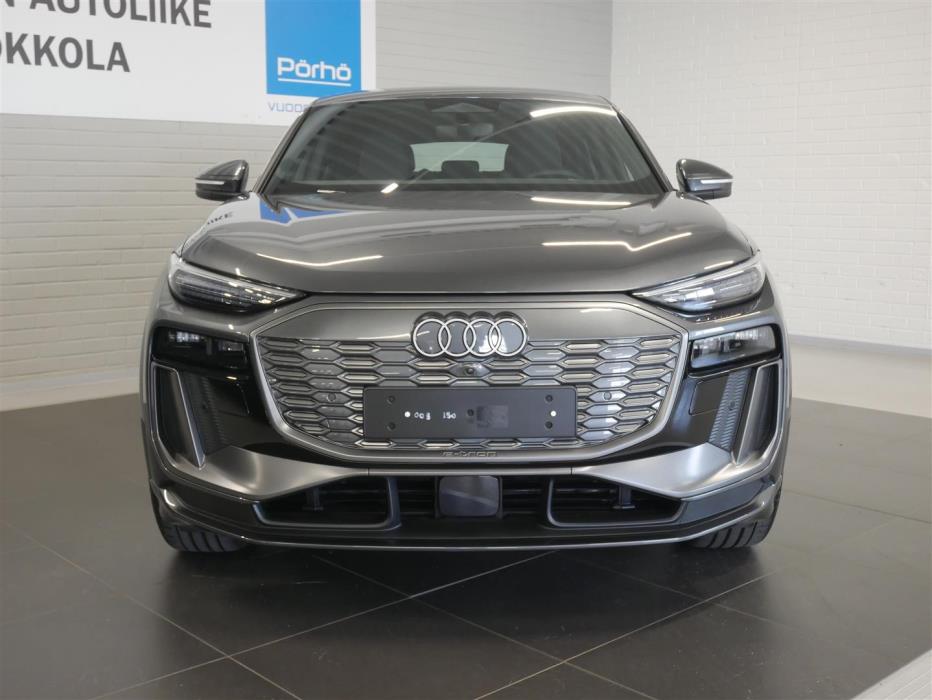 Audi Q6 e-tron 2026