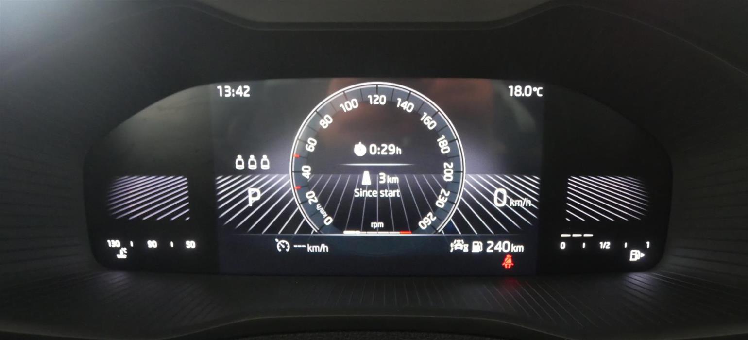 SKODA Karoq 2023