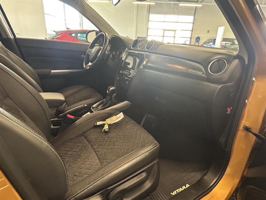 SUZUKI Vitara 2023
