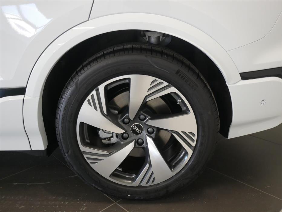 Audi Q6 e-tron 2026